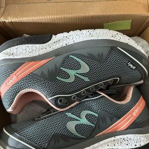 Gdefy Women's Gray and Pink Running Shoes with custom insoles